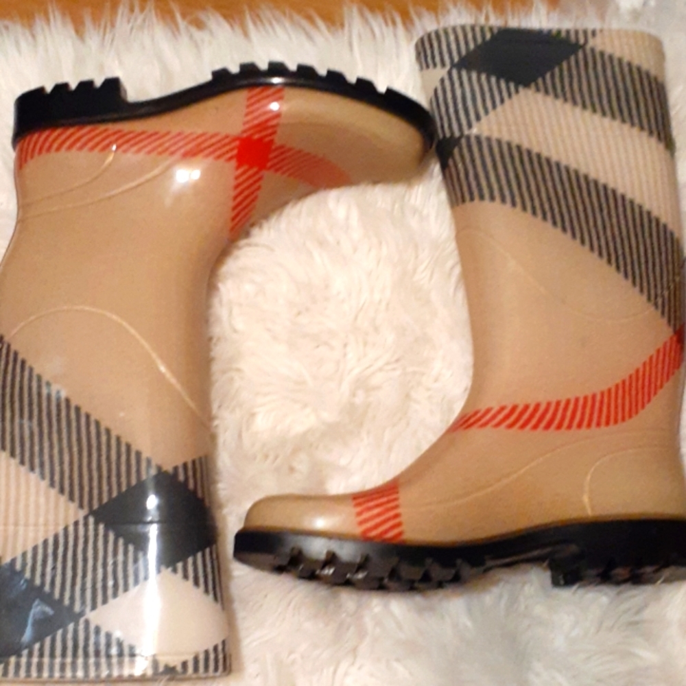 COPY - vintage authentic Burberry rain boots